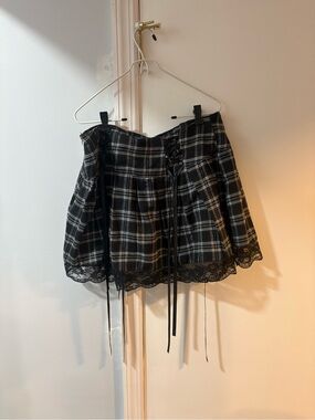 SHEIN Black Plaid Mini Skirt with Lace Trim